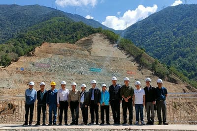 深化战略相助，，同谋久远生长 ——江西省第七地质大队到地矿集团考察交流_下层动态_金喜最火知名网_尊时凯龙有限责任公司
