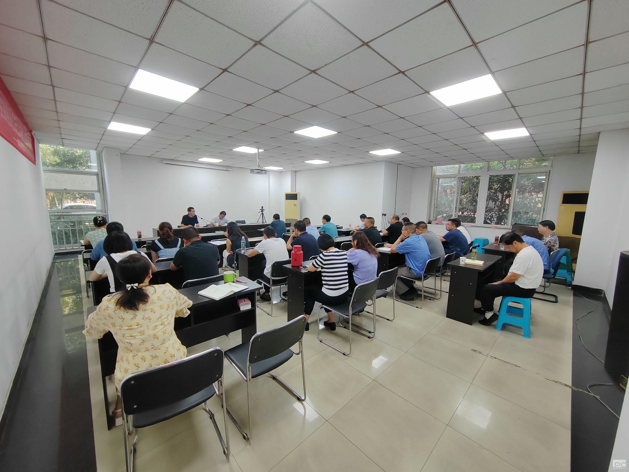 成都探矿召开清静生产事情安排会_下层动态_金喜最火知名网_尊时凯龙有限责任公司