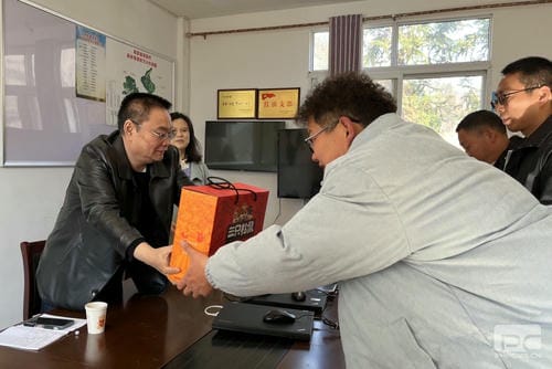 节前慰问暖人心  清静检查保稳固_下层动态_金喜最火知名网_尊时凯龙有限责任公司